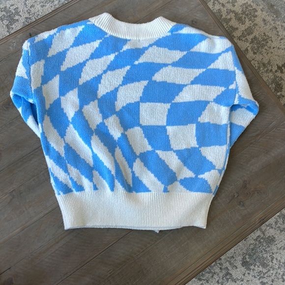 Blue & white sweater - Picture 3 of 4